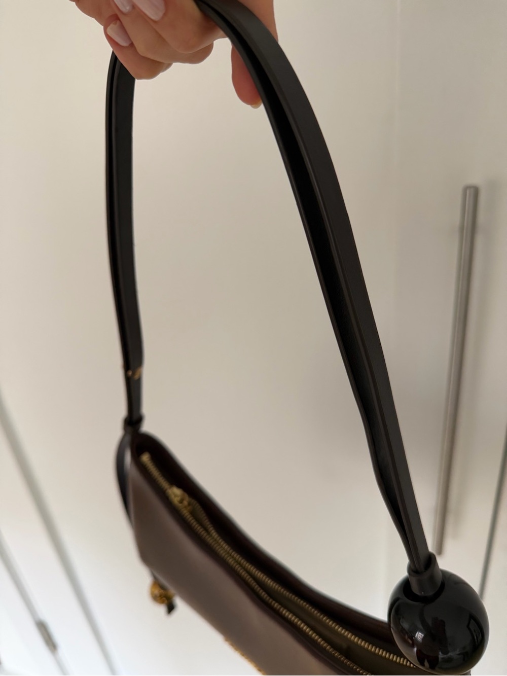 Jacquemus Brown Bisou Perle Shoulder Bag with Gold Logo - Picture 7 of 9